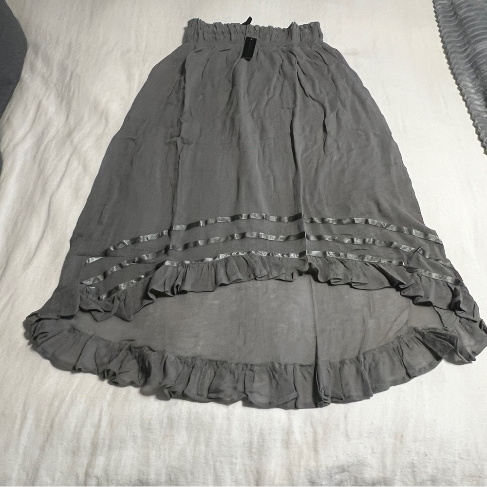 Chaudry KC NWT Grey ruffle skirt. Size XS